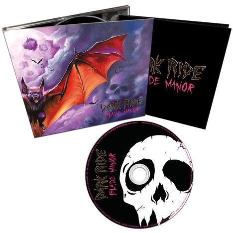 "Dark Ride Blade Manor" auf einer CD-Hülle. Illustration: Fledermaus vor lila Wolken und Totenkopf auf CD.