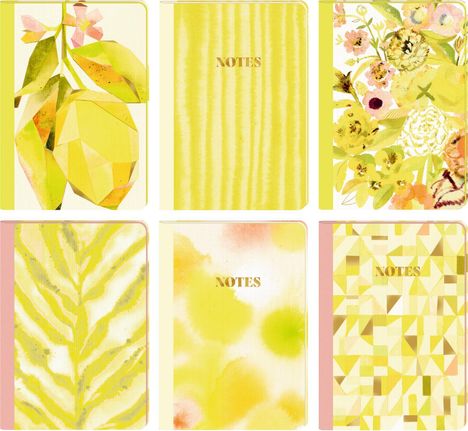 Sechs Notizbücher. Drei mit "NOTES" beschriftet. Designs: geometrische Zitrone, Blumen, Blätter, Streifen, Farbkleckse, Dreiecke.