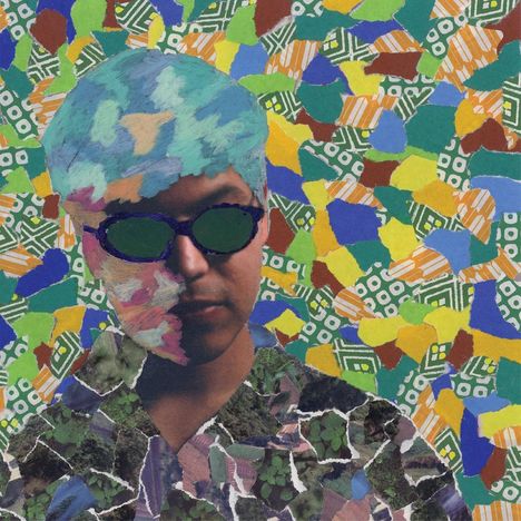 Ein Mann mit Sonnenbrille und blauem, gemustertem Hintergrund. Kunstvolle, bunte Collage.