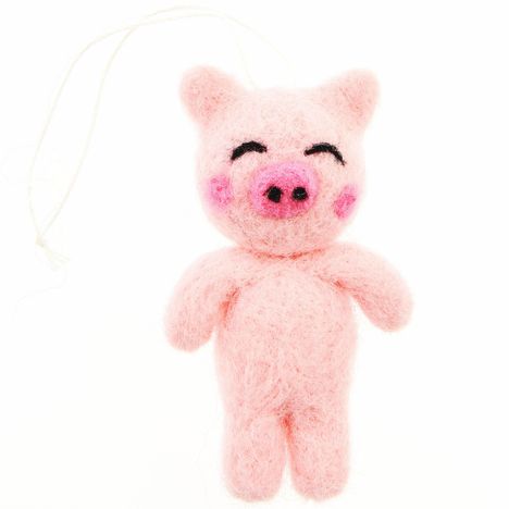 Ein lächelndes, rosa Plüschtier-Schweinchen mit geschlossenen Augen und rosa Wangen, an einem Faden hängend.