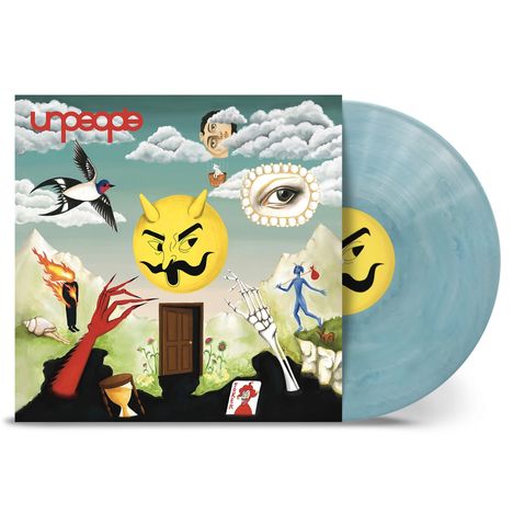 Text: "unpeople". Surrealistische Illustration mit Wolken, gelbem Gesicht, Tieren, Tür, Auge, Skelettarm und einer Spielfigur.