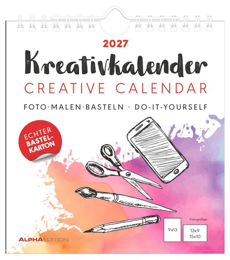 Oben steht "2027 Kreativkalender." Darunter Illustrationen: Schere, Pinsel, Handy, Buntstift auf buntem Hintergrund.