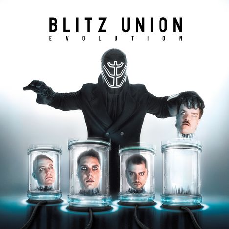 "BLITZ UNION EVOLUTION" steht oben. Eine maskierte Figur hält Köpfe in Gläsern, futuristisch und unheimlich.