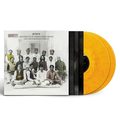 "Junun" Shye Ben Tzur, Jonny Greenwood and the Rajasthan Express. Eine Gruppe von Männern in traditioneller Kleidung. Gelbe Vinylplatten.