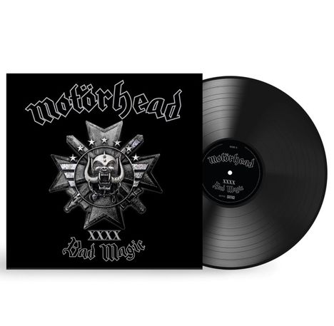 „Motörhead“, „XXX Bad Magic“. Schwarzes Cover mit starkem, metallischem Logo und einem Schallplatte-Design.