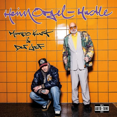 "HeimOgel-Hustle" in lila, "Mambo Kurt & Der Wolf" in schwarz, zwei Männer vor einer orangen Kachelwand.