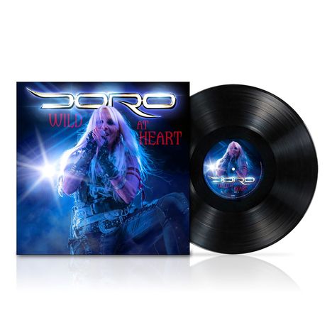 "Doro" und "Wild at Heart" in leuchtender Schrift, links eine Sängerin mit Mikrofon, daneben eine Vinyl-Schallplatte.