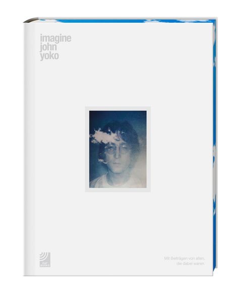 "imagine john yoko." Darunter ein unscharfes Polaroid-Foto von einer Person mit Wolken im Gesicht. Minimalistisches Design.