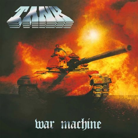 "Tank" oben, "war machine" unten. Ein Panzer fährt durch Flammen, die den Himmel in hellen Orange- und Gelbtönen färben.