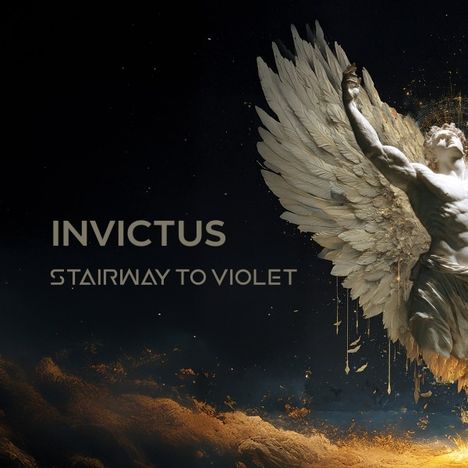 "INVICTUS STAIRWAY TO VIOLET" neben einer dynamischen Statue eines geflügelten, muskulösen Engels in einer himmlischen Szene.