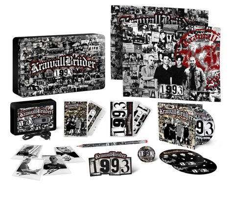 "KrawallBrüder 1993" steht prominent auf diversen Verpackungen und Medien in Schwarz-Weiß und Rot.