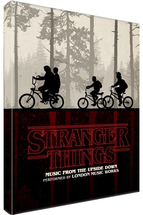 "STRANGER THINGS. MUSIC FROM THE UPSIDE DOWN. Silhouetten von Radfahrern vor Bäumen und einem spiegelnden Untergrund."