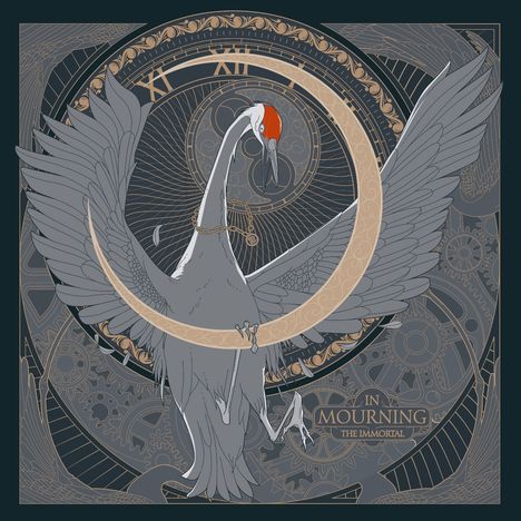 „In Mourning The Immortal“: Eine Illustration zeigt einen Kranich vor einem Zahnrad-Hintergrund mit goldenen Details.