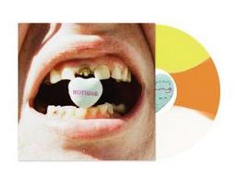 Ein Herz mit "nothing", gehalten von Zähnen. Daneben eine Schallplatte in gelb, orange und weiß. Großer Mund in Nahaufnahme.