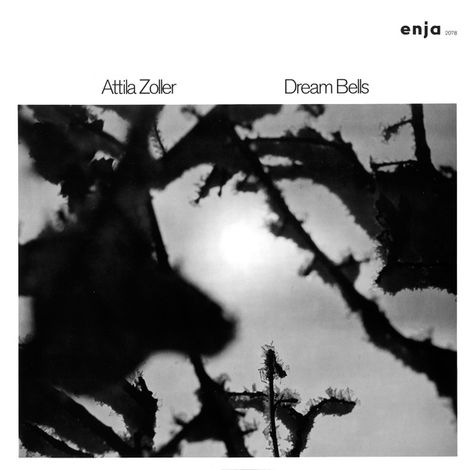 "Attila Zoller", "Dream Bells", "enja 2078". Schwarz-weißes abstraktes Bild mit überlappenden, unscharfen Formen.