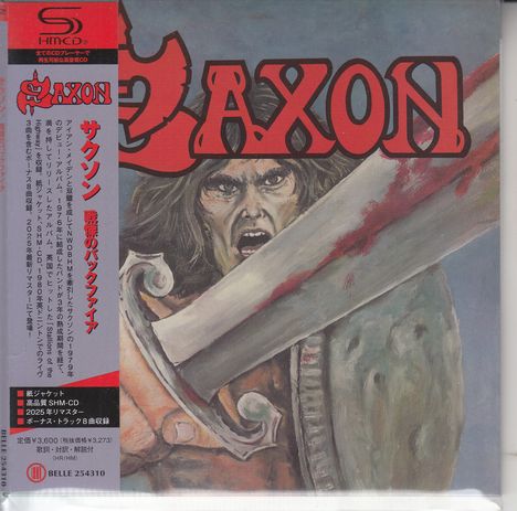 Text: "SAXON" in großen, roten Buchstaben. Illustration: Krieger mit langem Haar schlägt mit einem blutigen Schwert.