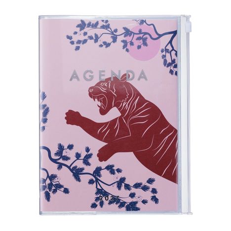 Text "AGENDA 2024" auf rosa Hintergrund, Illustration eines brüllenden Tigers umgeben von Ästen und Blättern.