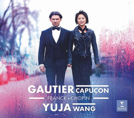 Texte: "GAUTIER CAPUÇON", "FRANCK . CHOPIN", "YUJA WANG". Ein Mann im Anzug und eine Frau in Lederjacke halten Händel.