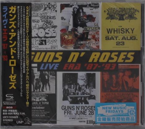 "GUNS N’ ROSES LIVE ERA '87-'93" in großen Buchstaben. Zahlreiche Konzertplakate in verschiedenen Farben.