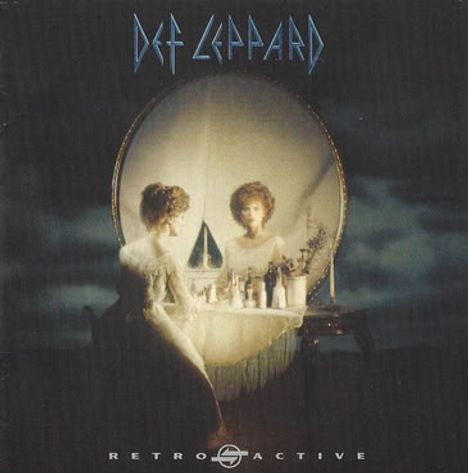 "Def Leppard", "Retro Active". Eine Frau sitzt vor einem Spiegel, der ihre Rückansicht und einen Tisch mit Flaschen zeigt.