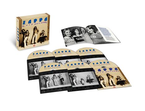 Zappa 200 Motels; 8 CDs mit Vintage-Fotos; Cover mit blauer Schrift; beige Box, aufgeklapptes Booklet.