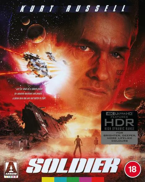 Text: "Kurt Russell", "Soldier", "4K Ultra HD", "HDR", "18". Illustration von Raumschiffen und einem Gesicht vor einem roten Weltraumhintergrund.