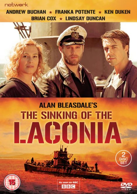 Text: "Andrew Buchan, Franka Potente, Ken Duken, Brian Cox, Lindsay Duncan, Alan Bleasdale's The Sinking of the Laconia"

Drei Personen, eine in Uniform, vor einem U-Boot; Artwork zu einem Kriegsdrama.