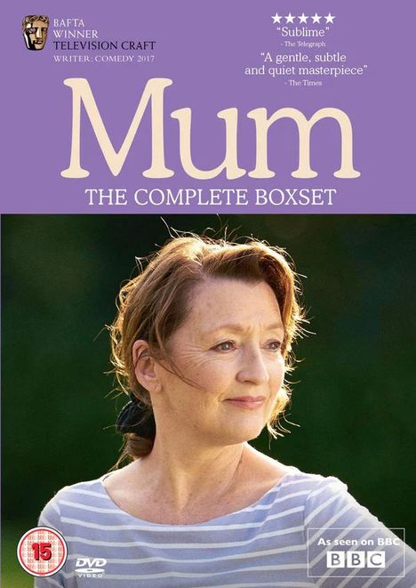 "Mum: The Complete Boxset." BAFTA Winner 2017. Zitate von The Telegraph und The Times. Bild einer lächelnden Frau draußen.