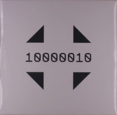 "10000010" in der Mitte, umgeben von vier schwarzen Dreiecken, die nach oben, unten, links und rechts zeigen.