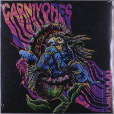 "CARNIVORES" und "PLANTFOOD" in bunten, verzerrten Schriftzügen. Eine fantasievolle Illustration eines Wesens, das aus Pflanzen und Tieren besteht, mit lebhaften Farben.