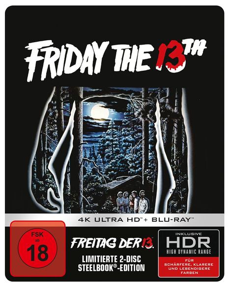 "Friday the 13th" in großer Schrift. Szene mit Mond über Wald, darunter vier Personen nahe einer Hütte.