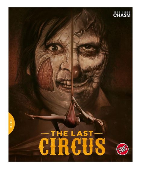 "The Last Circus" und "CHASM" oben rechts. Gruseliges Gesicht, gespaltener Clown, Frau hängt kopfüber an Tuch.