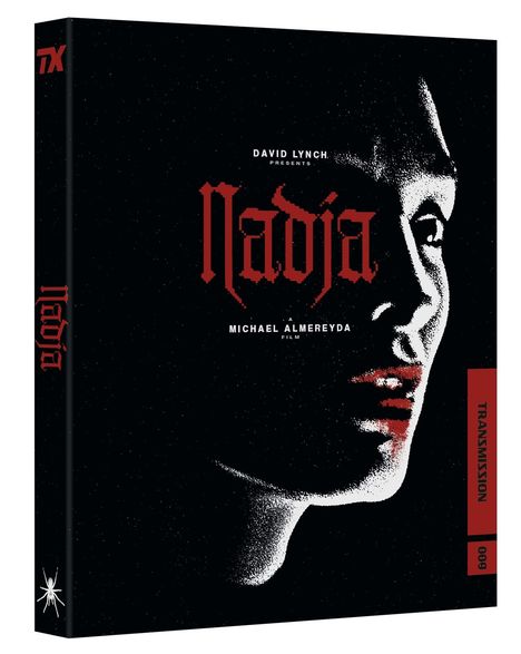 „David Lynch presents Nadja. A Michael Almereyda film. Transmission 009“. Schwarzweißes Gesicht mit rotem Text.