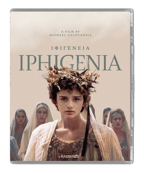 "A Film by Michael Cacoyannis. IPHIGENIA. Junge Person mit Blumenkranz, umrahmt von Frauen in antiken Gewändern."