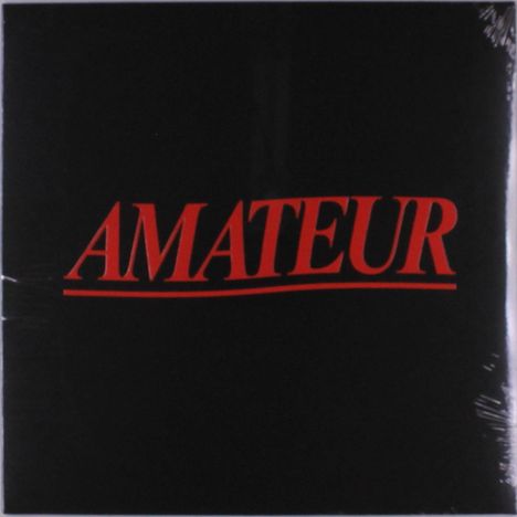 Der rote Text "AMATEUR" auf schwarzem Hintergrund.