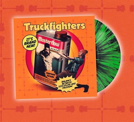 "Truckfighters", "It's Brand New!", "Improved Formula", "Masterflow", "Balance Between Discipline and Freedom!" 
zeigt zwei Männer bei einer Dose.