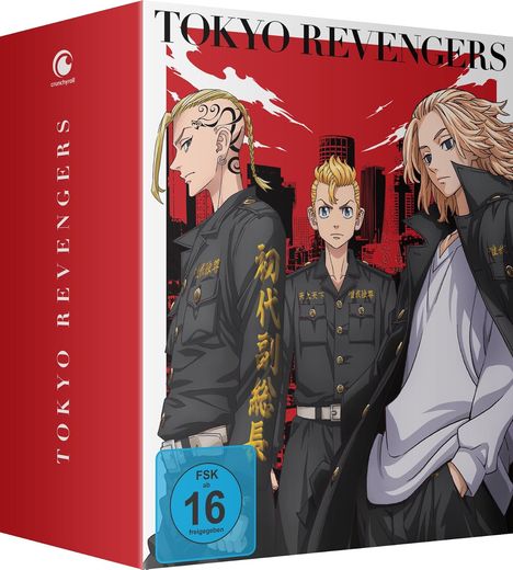 "TOKYO REVENGERS" in großen Buchstaben oben. Drei junge Männer in schwarzer Kleidung, städtischer Hintergrund, ab 16 freigegeben.