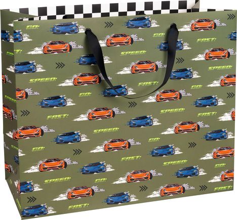 Texte: "FAST!", "GO!", "SPEED!". Illustration von Rennwagen auf grünem Hintergrund mit schwarz-weißen Zielflaggen.