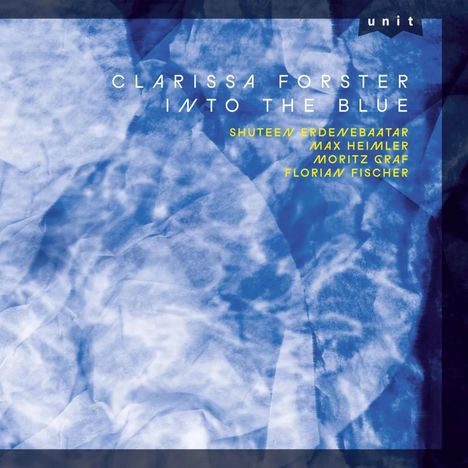 "Clarissa Forster Into the Blue. Shuteen Erdenebaatar, Max Heimler, Moritz Graf, Florian Fischer. Hintergrund: blau-weiß."