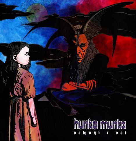 Logo mit Text "hunka munka DEMONI E DEI". Ein Mädchen und eine dämonische Gestalt vor rotem und blauem Hintergrund.