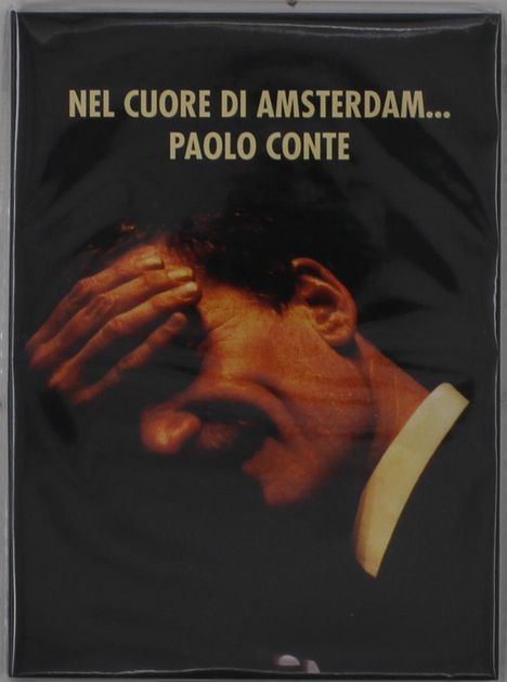 Text: "NEL CUORE DI AMSTERDAM... PAOLO CONTE". Ein Mann mit geschlossenen Augen, die Stirn mit der Hand bedeckt.