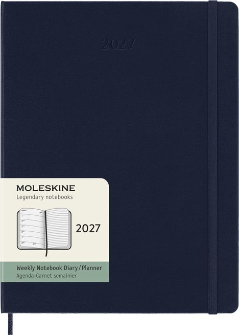 „MOLESKINE 2027, Weekly Notebook Diary/Planner“ steht auf einem dunkelblauen Notizbuch mit elastischem Band.