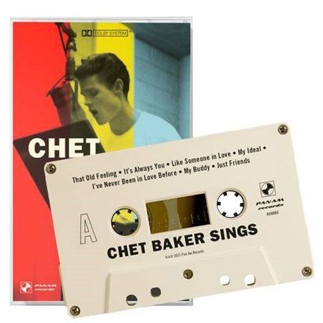 "Chet Baker Sings" auf Kassette; daneben ein Albumcover mit "CHET". Liste von Songtiteln und ein Mann im Profil.
