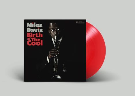 Texte: "Miles Davis Birth of The Cool." Ein schwarzes Cover mit einem Porträt eines Mannes, eine rote Schallplatte.