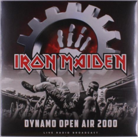 "Iron Maiden, Dynamo Open Air 2000, Live Radio Broadcast." Zahnrad-Logo, rote Hand, Menschenmenge, Crowdsurfer.