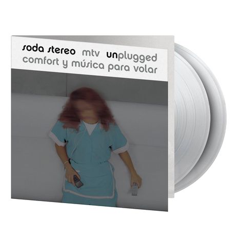 „Soda Stereo MTV Unplugged Comfort y Música para Volar“. Person in blauer Kleidung mit Fernbedienung und Kassette.