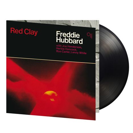Texte: "Red Clay", "Freddie Hubbard with Joe Henderson, Herbie Hancock, Ron Carter, Lenny White", "CTI". Schwarze Schallplatte halb sichtbar.