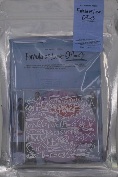 Twice (South Korea): Formula Of Love: O+T=<3, 1 CD und 1 Buch