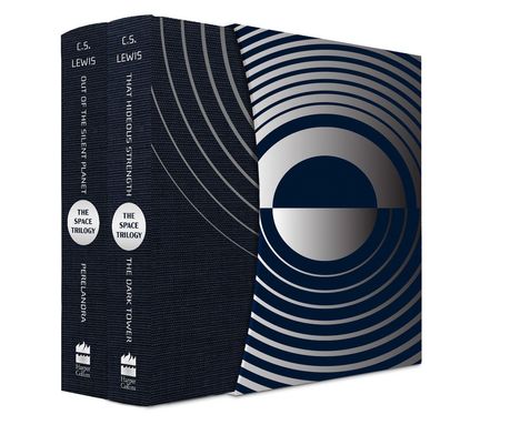 Text: "C.S. Lewis", "Out of the Silent Planet", "That Hideous Strength", "The Space Trilogy", "Perelandra", "The Dark Tower". Drei Bücher mit blauen und silbernen Kreismustern.
