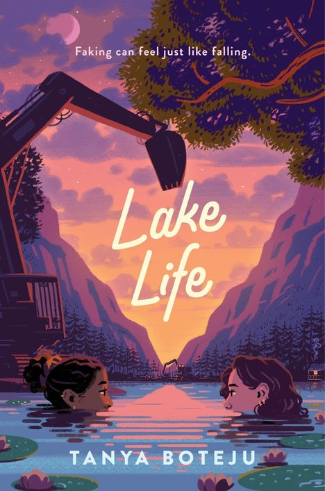 "Faking can feel just like falling. Lake Life. Tanya Boteju.” Zwei Menschen im Wasser bei Sonnenuntergang, Berge im Hintergrund.